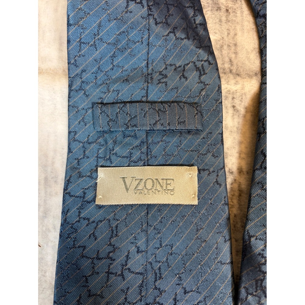 V2one Valentino Silk Tie Blue Black Crackle Pattern Made in Italy Designer - Picture 3 of 7